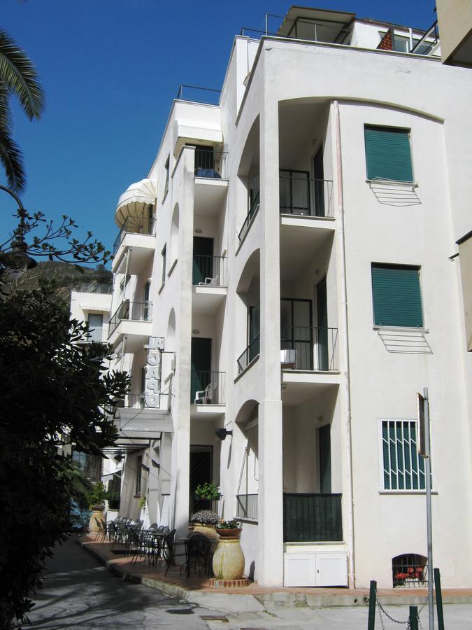 Hotel Al Capo Varigotti Kültér fotó